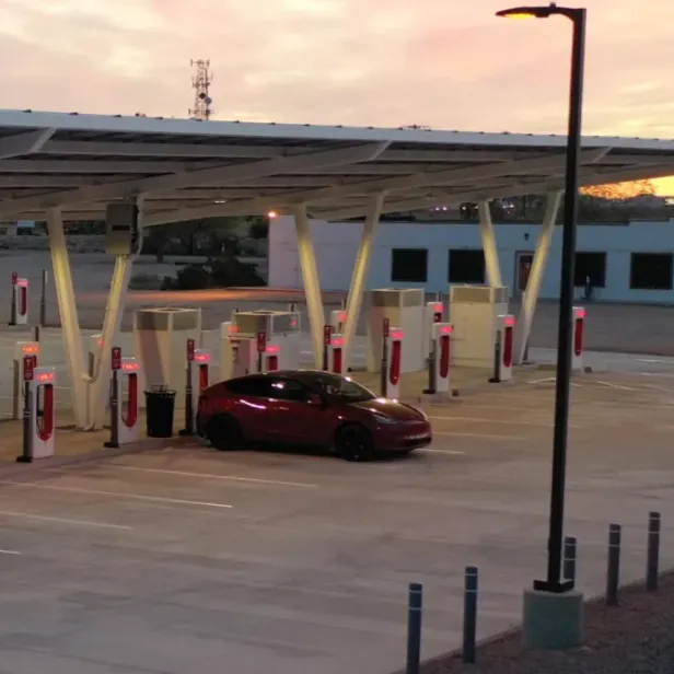 In Kalifornien soll die neue Supercharger-Tankstelle errichtet werden.