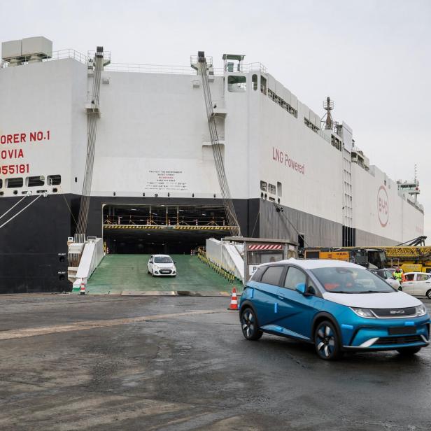 Symbolbild: Schiff transportiert Autos