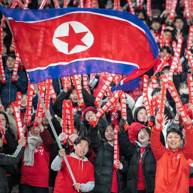 Symbolbild: Nordkoreanische Fußballfans