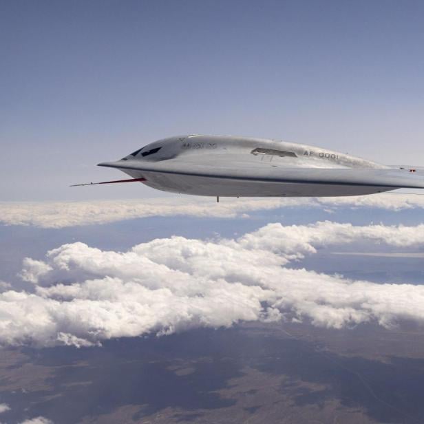 Stealth-Bomber B-21: Erstes offizielle Flug-Foto verrät neue Details