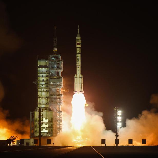 Symbolbild: Chinas geheimes Raumschiff wurde mit einer Langer-Marsch-2F Rakete ins All gebracht