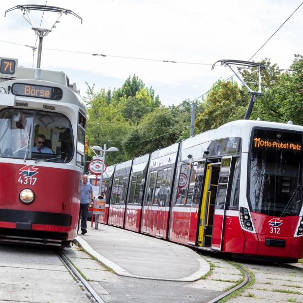 Alte und neue Bim in Wien