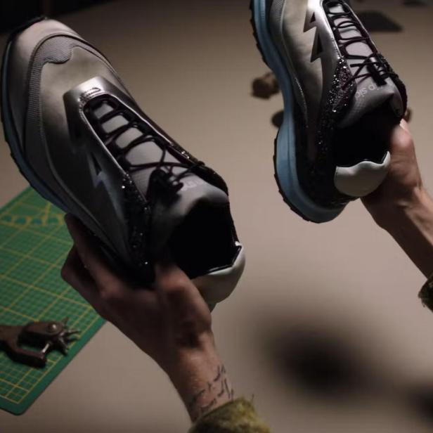 Samsung bringt Sneaker, mit dem man das Smartphone steuern kann