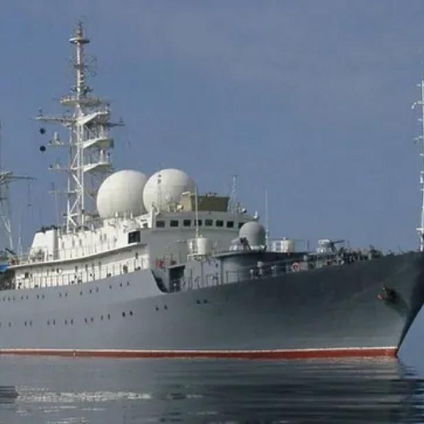 Russisches Spionage-Schiff ist hinter neuem israelischen U-Boot her (im Bild: die Wassili Tatischtschew)