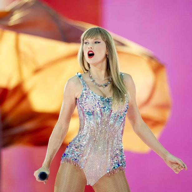 Taylor Swift performs in Amsterdam