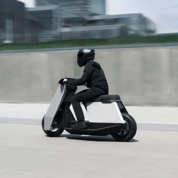 P1 Scooter von Infinite Machine