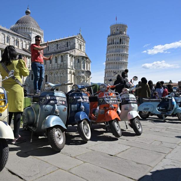 ITALY-VESPA-WORLD DAYS