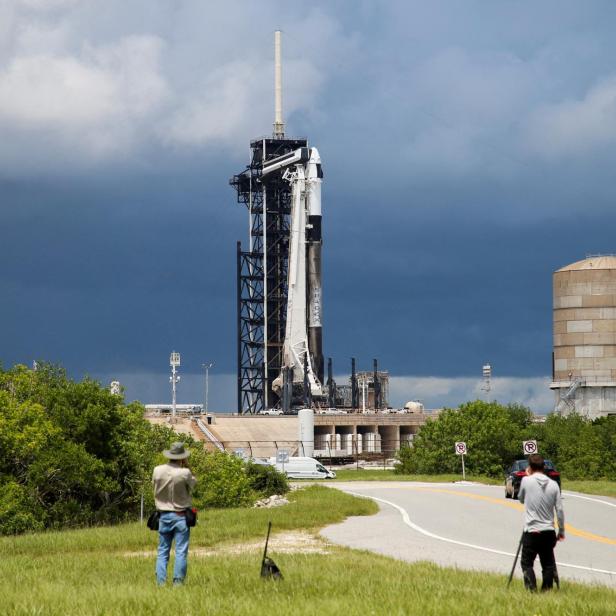 Falcon 9 auf Startrampe 