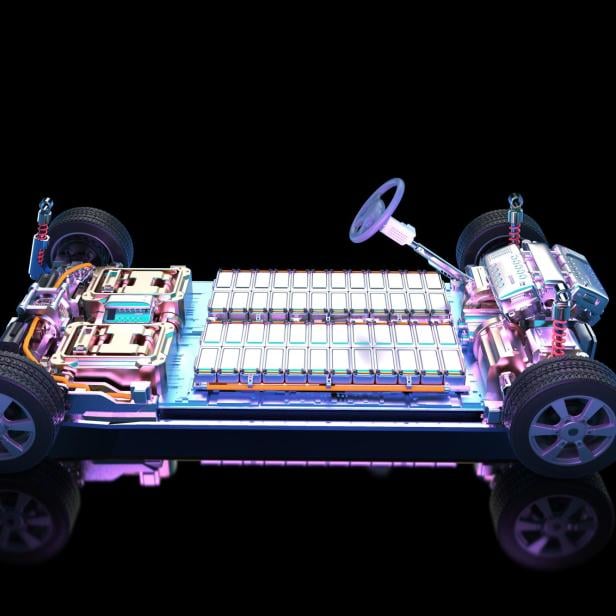 Electric car with pack of battery cells module on platform