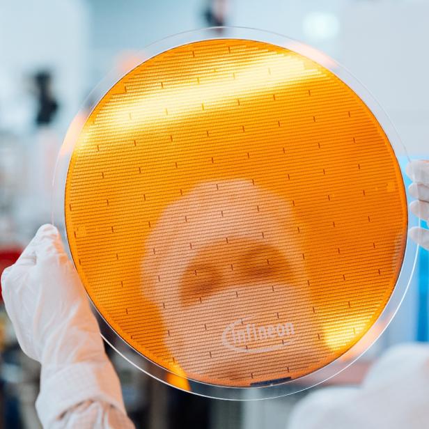 Die neuen Silizium-Wafer von Infineon sind halb so dünn wie Konkurrenzprodukte. Das bedeutet: Mehr Power auf weniger Raum. 