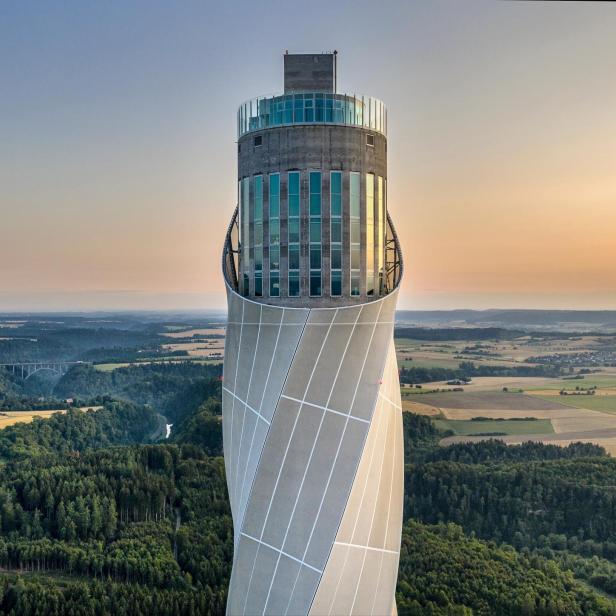 Warum in der deutschen Einöde ein 250 Meter hoher Turm steht