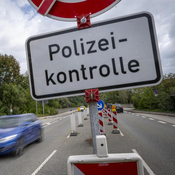 Polizeikontrolle Schild