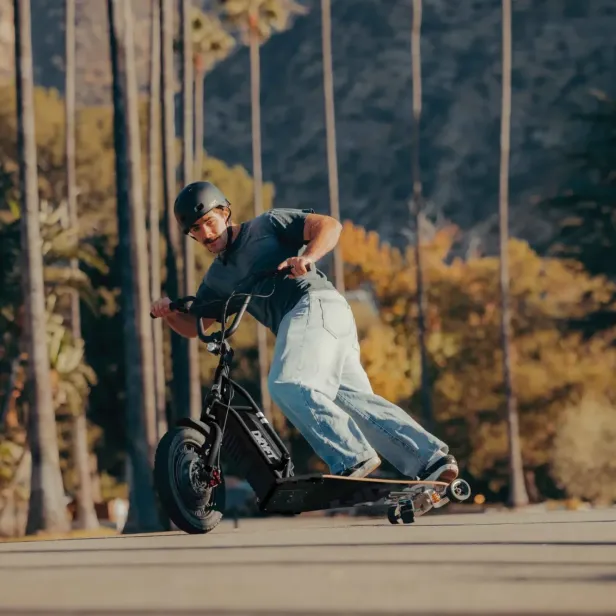 Ist das Dryft Board nun eine Art Elektro-BMX oder doch ein E-Skateboard?