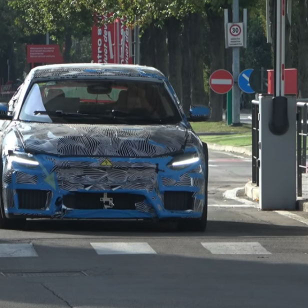 Ferraris erstes Elektroauto auf der Straße gesichtet