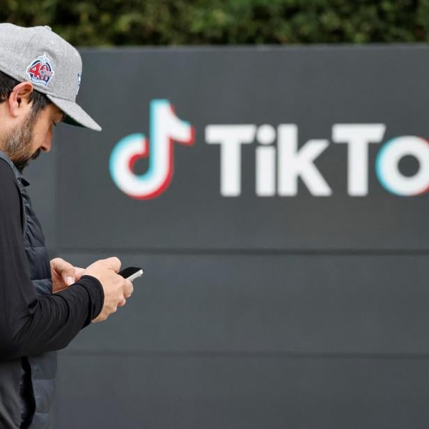 Smartphones mit TikTok werden für Tausende Dollar angeboten