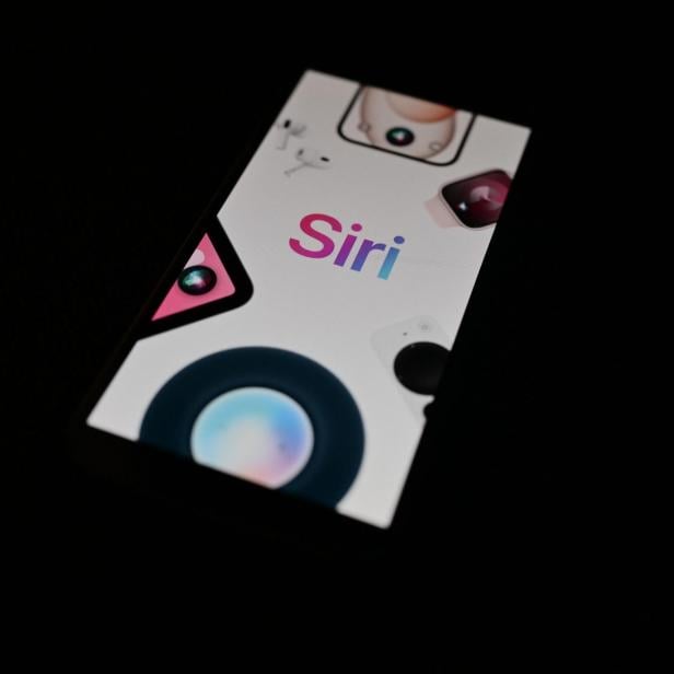 FRANCE-TECHNOLOGY-SIRI