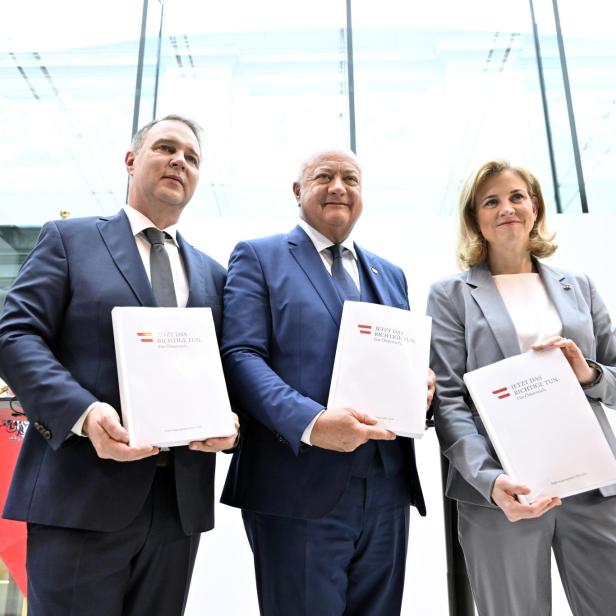 KOALITION: PRÄSENTATION DES REGIERUNGSPROGRAMMS VON ÖVP, SPÖ UND NEOS - BABLER/STOCKER/MEINL-REISINGER