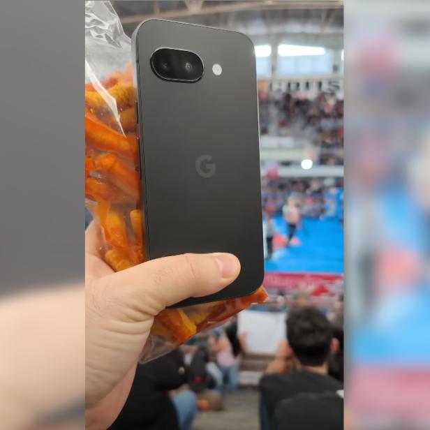 Google Pixel 9a taucht bei Wrestling-Match auf