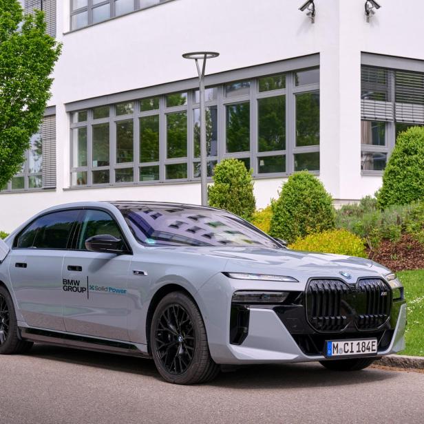 BMW testet Feststoffbatterie in einem BMW i7