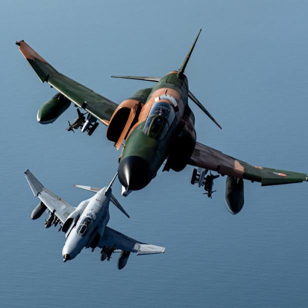 2 F-4 der südkoreanischen Luftwaffe