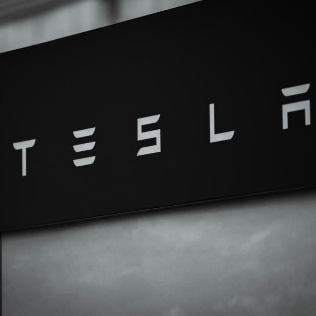 Symbolbild Tesla