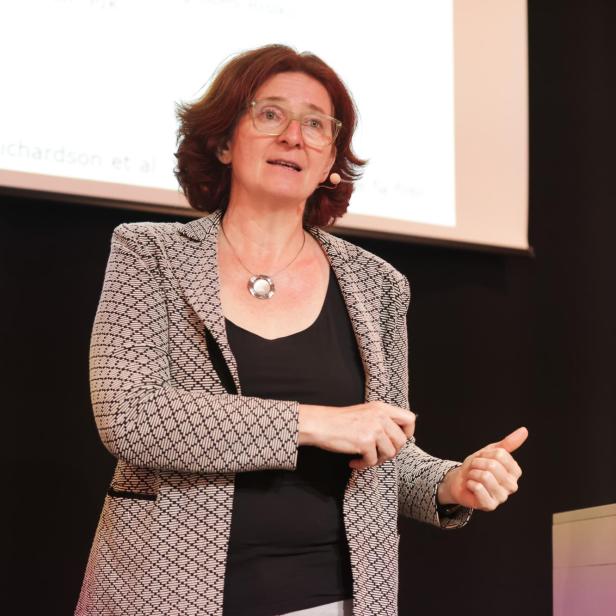 Sigrid Stagl hielt die Keynote beim SPEAK OUT Festival 2025