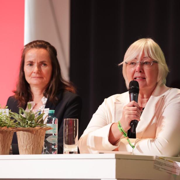 Anja Tretbar-Bustorf (Magenta) und Angela Köppl (WIFO)