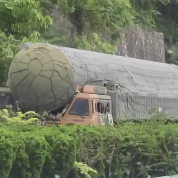 China tarnt seine Atomraketen als Baumstämme