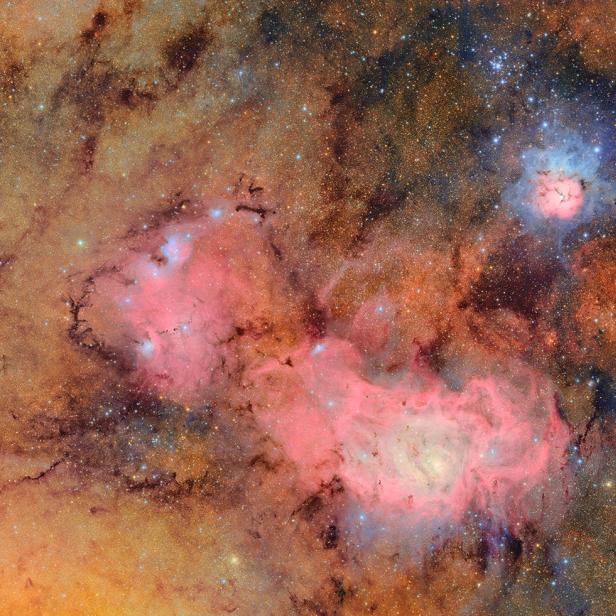 Trifid-Nebel (rechts oben) und des Lagunennebel