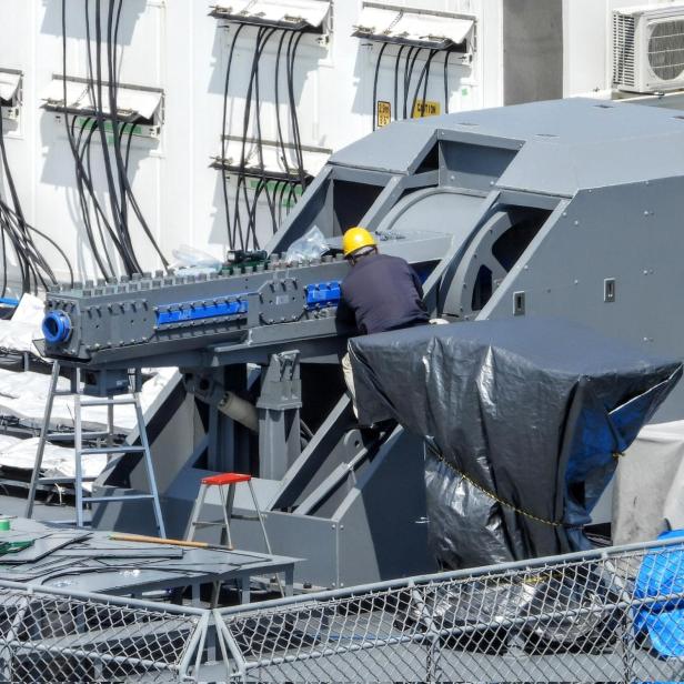 Die Railgun auf der JS Asuka