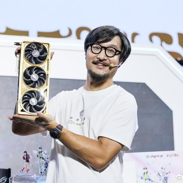 Tony Yu, General Manager bei Asus China mit der besonderen GPU.