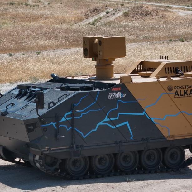 Der Hybrid-Panzer mit Laserwaffe.