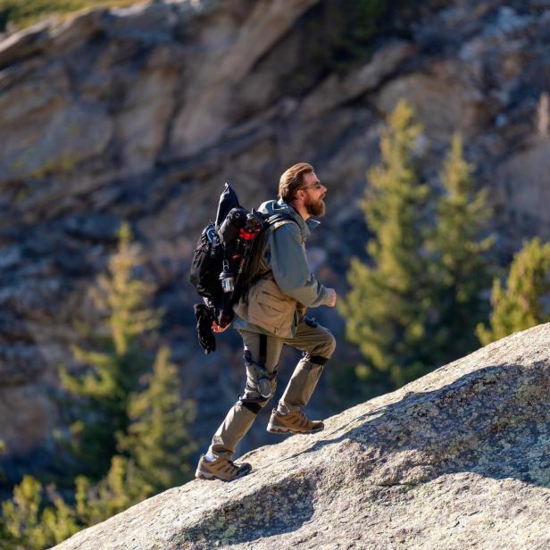 Das Exoskelett ist für passionierte Wanderer mit Knieproblemen gedacht.