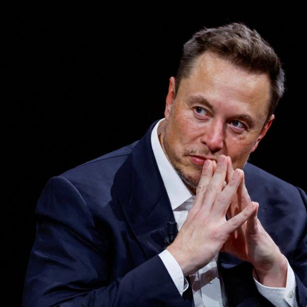 FILE PHOTO: FILE PHOTO: FILE PHOTO: Tesla CEO and Twitter owner Elon Musk attends the VivaTech conference in Paris