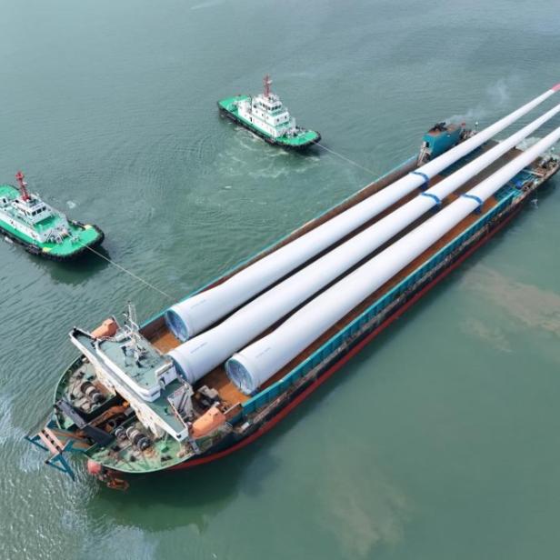 Die 153 Meter langen Rotorblätter