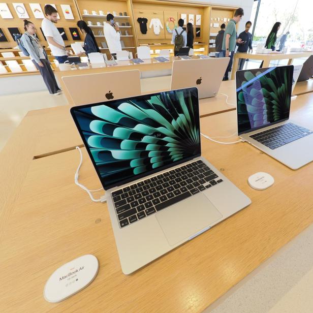 Macbooks in einem Apple Store
