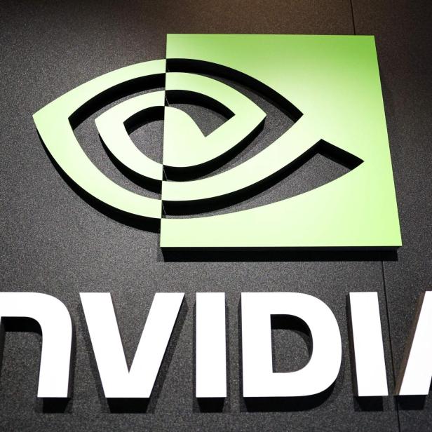 Das Logo von Nvidia auf einem schwarzen Hintergrund.
