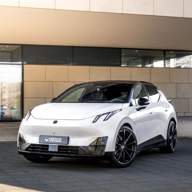 Das E-Auto Lynk & Co 02 in Weiß.