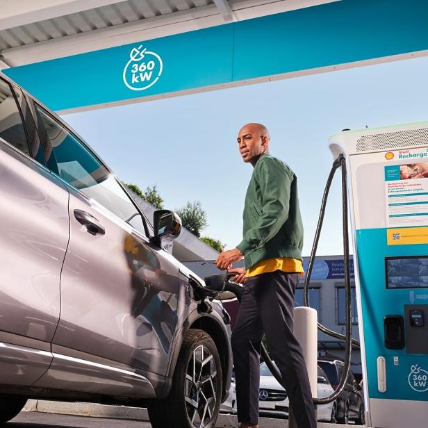Shell betreibt E-Auto-Ladestationen an einigen Tankstellen
