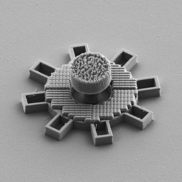 Zahnräder werden mit dem dünnen Optik-Material auf einem Silizium-Chip hergestellt.