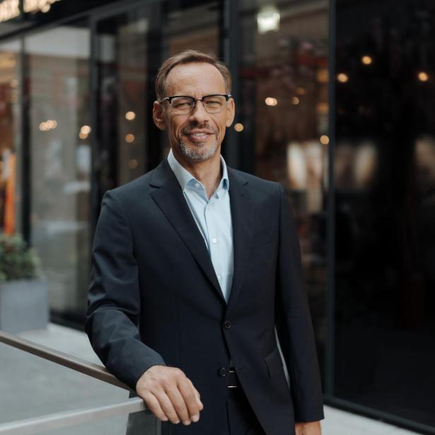 Oliver Antunovic, Gründer der STANDARD IN GOLD GROUP, setzt auf die Verbindung von Gold und Blockchain-Technologie.