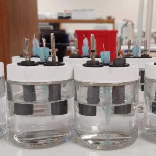 Versuchsbatterien im Labor