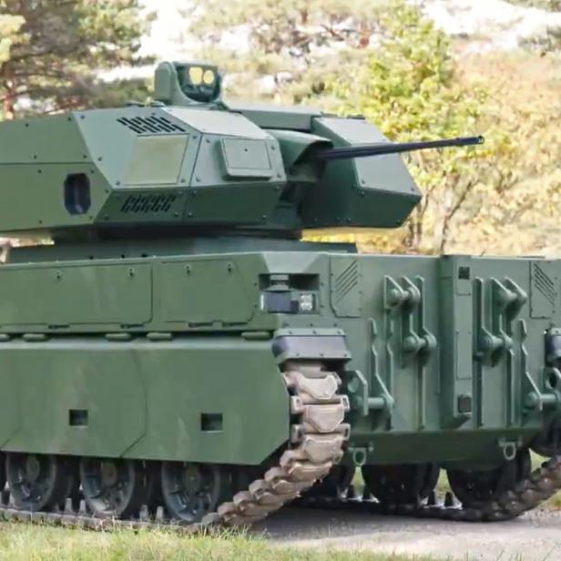 Der Roboter-Panzer MV-8 Komodo mit dem Turm Mangart 25 AD