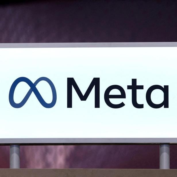 Leuchtschild mit dem Meta-Logo