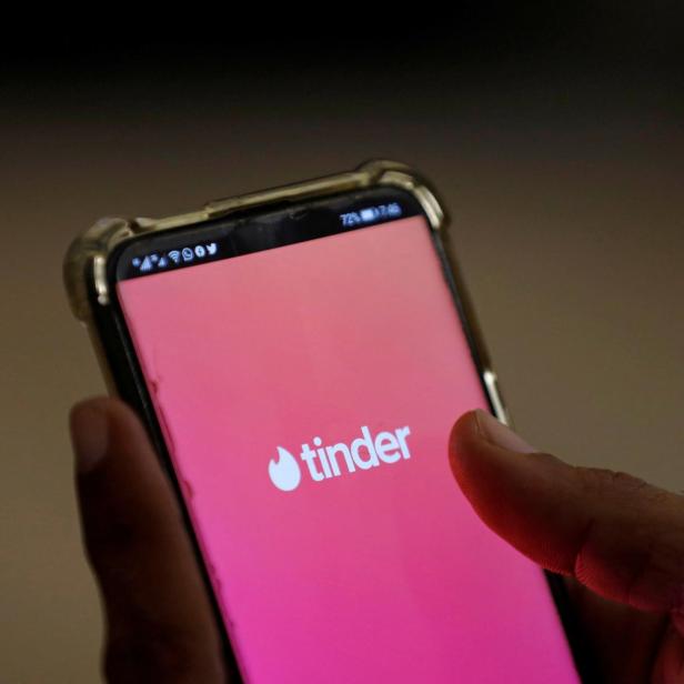 tinder Logo auf Smartphone Screen