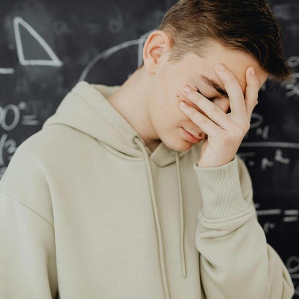 Früher hat man sich zumindest noch die Mühe gemacht, Spickzettel zu schreiben.