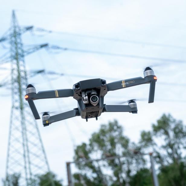 Durch Drohnen lässt sich Infrastruktur warten, sie bergen aber auch Gefahren.