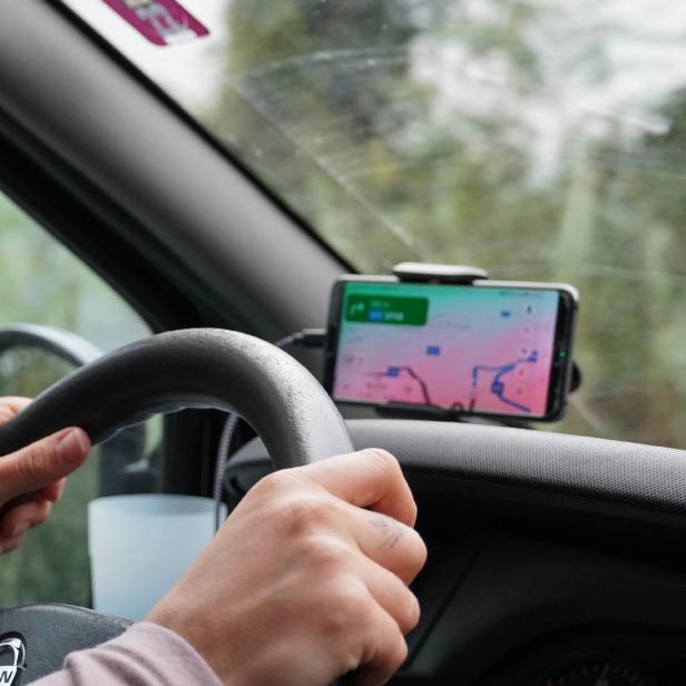 Nicht in allen Fahrzeugen ist Android Auto oder Apple Car Play integriert.