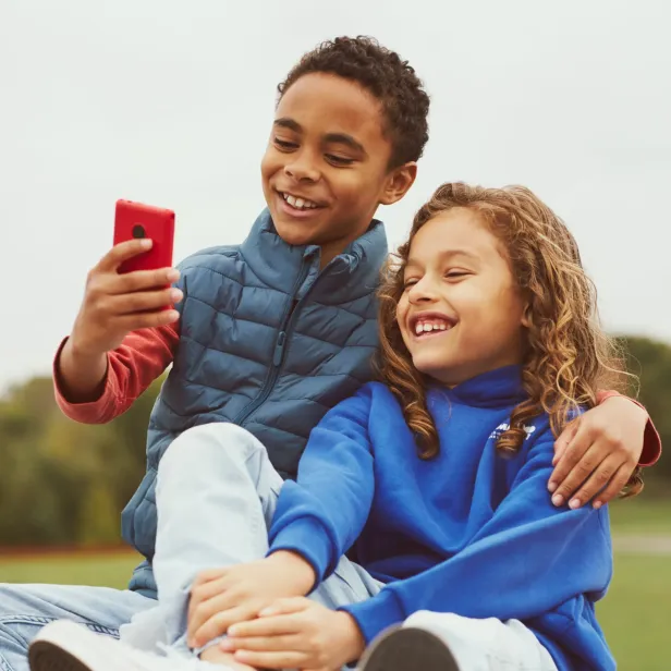 XploreOne richtet sich vorrangig an Kinder und Eltern, die ihre Kinder überwachen wollen.