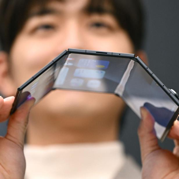 TriFold: Samsung stellt neuartiges Falt-Handy vor